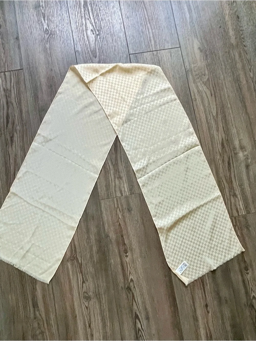 Albert Nipon Pale Yellow Silk Scarf 9/48 inches